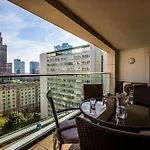 Inqse Centre Aparthotel Varšava