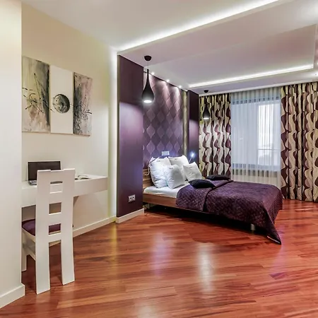 Inqse Centre Aparthotel 4*